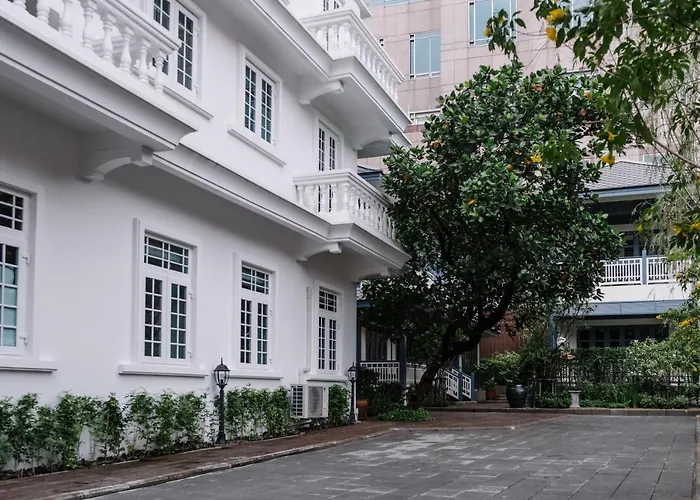 Baan Vajra Hotel